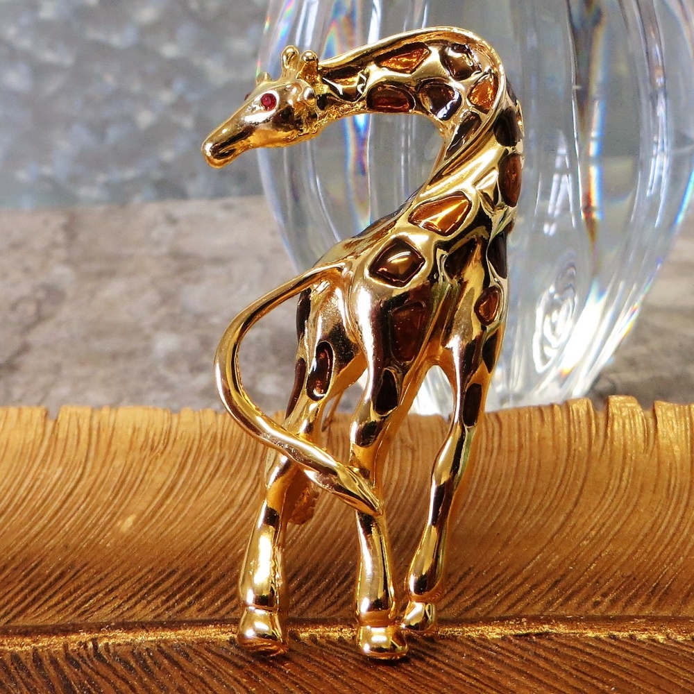 Curious Giraffe Bold Statement Brooch Pin